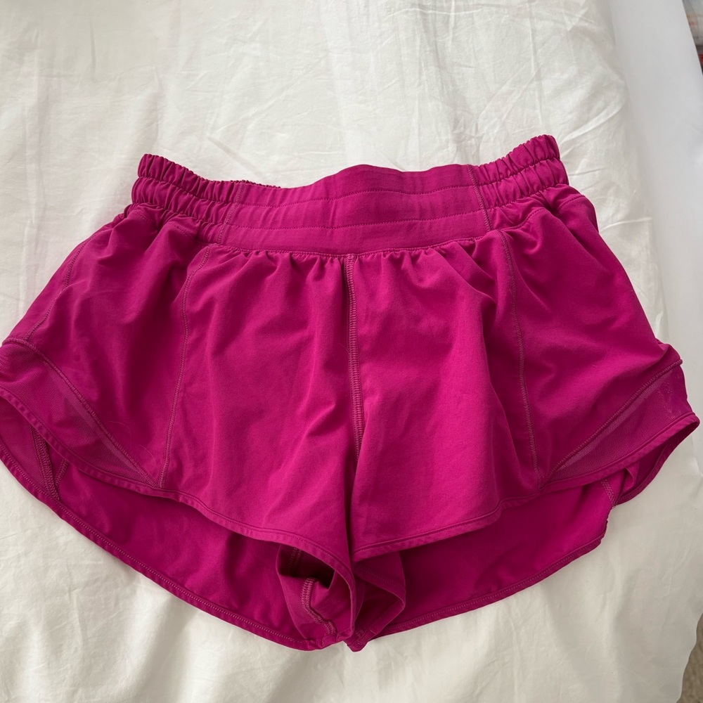 Lululemon low rise 2.5” inseam hotty hot shorts